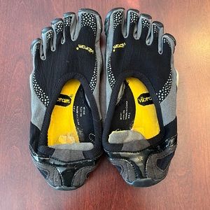 Vibram Five Finger- size 36